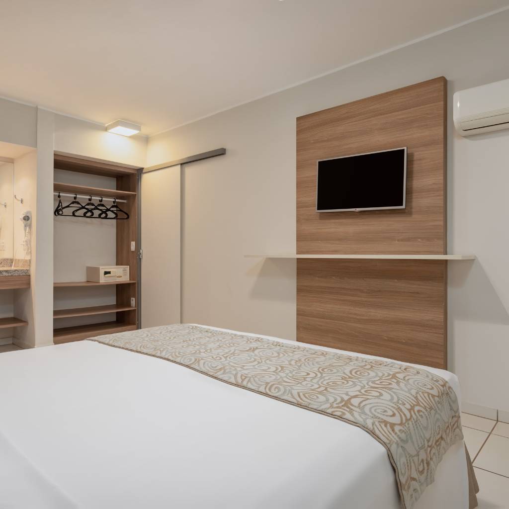 Quarto Suíte Master Thermas King Size.
