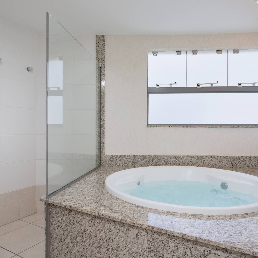 Hidromassagem Suíte Master King Size.