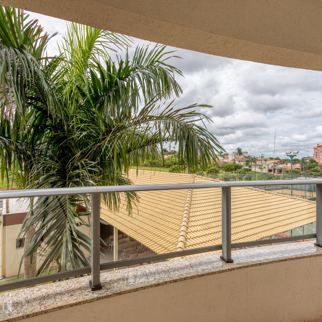 Varanda com vista para as piscinas, Suíte Luxo Star.